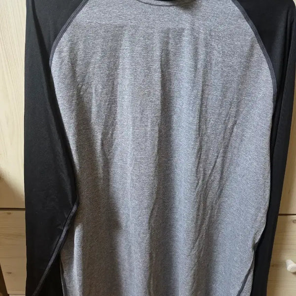 [BUNJANG] Gold Long-Sleeve Undershirt Size 110 / 골드긴팔언더티