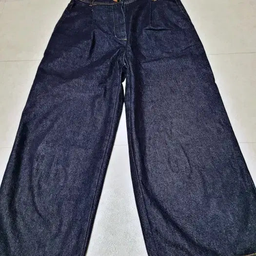 [BUNJANG] Dellalana Black Indigo Raw Denim One-Pleat Wide Pants / 델라라나 흑청 원턱 와이드데님팬츠  폴1360