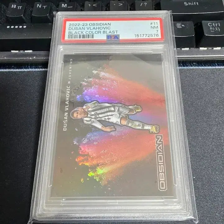 [BUNJANG] Dušan Vlahović 2022-23 Obsidian Black Color Blast PSA 7 / PSA 7 2022-23 옵시디언 두산 블라호비치 블랙 컬러 블라스트