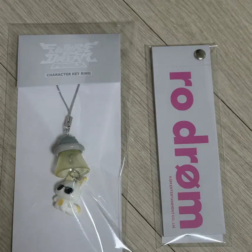 [BUNJANG] NCT Renjun Keychain & Bookmark Bundle Set / 런쥔 키링 런쥔 북마크 일괄판매