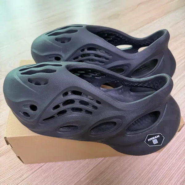 [BUNJANG] Adidas Yeezy Foam Runner Carbon US 9.5 / 아디다스 이지 폼 러너 카본 275