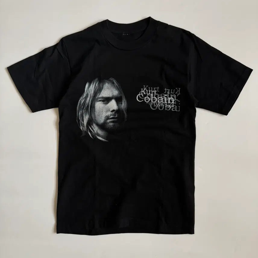 [BUNJANG] Kurt Cobain Vintage T-Shirt / 커트 코베인 빈티지 반팔 티셔츠 Kurt Cobain / Band ( S )