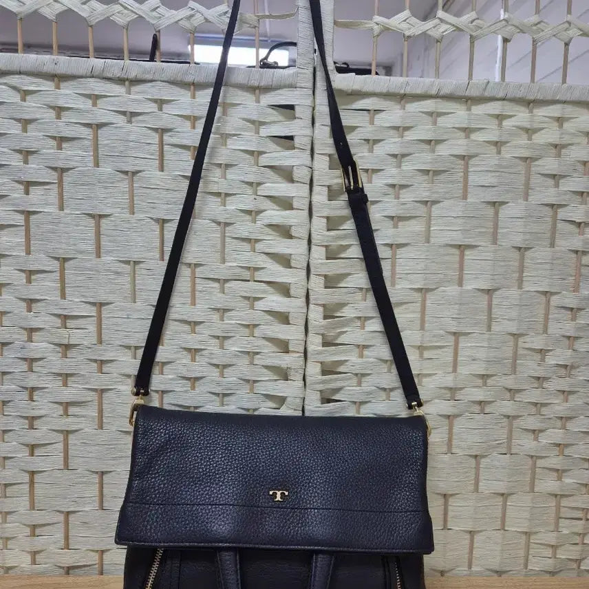 [BUNJANG] Tory Burch Leather Crossbody Bag / 토리버치가방