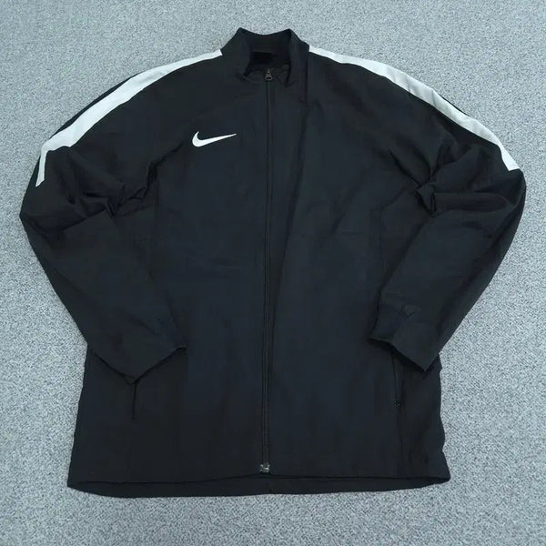 [BUNJANG] Nike Windbreaker Jacket (M) / M 나이키 바람막이 자켓 | 0716C41