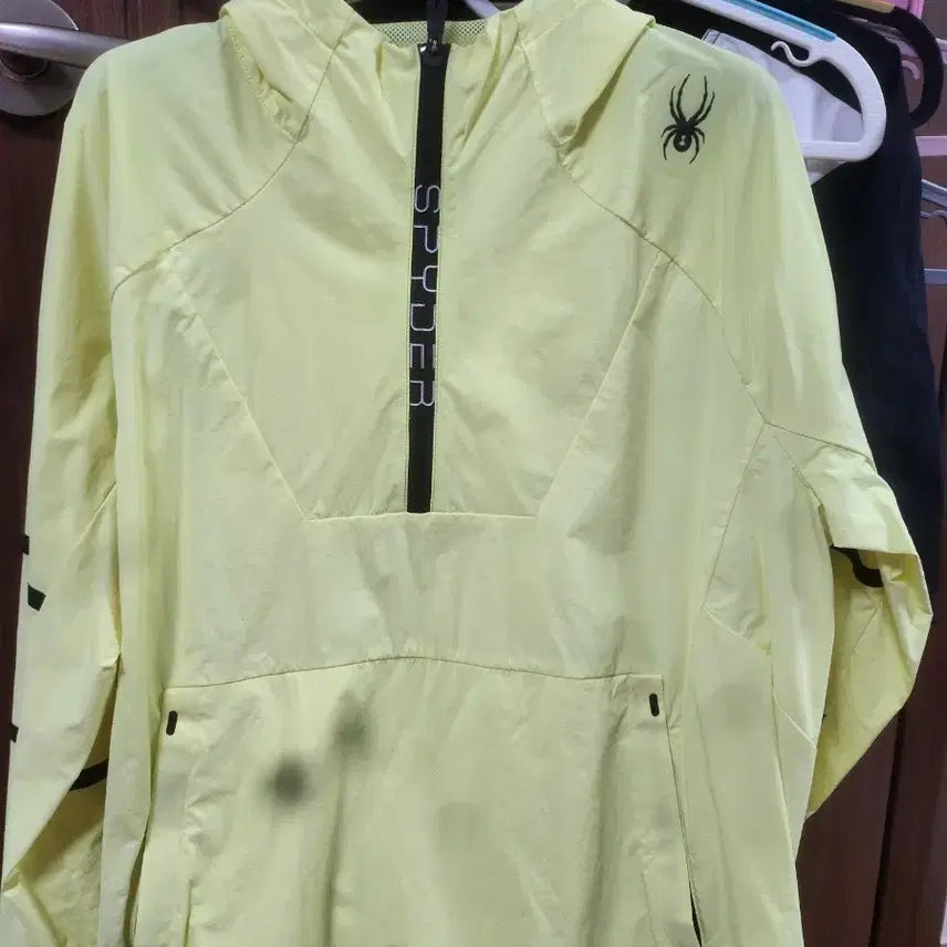 [BUNJANG] Spyder Hooded Windbreaker Yellow / 스파이더 후드 바람막이 옐로우