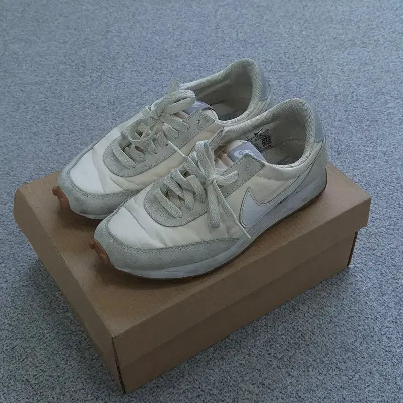 [BUNJANG] Nike 230 Sneakers / 230 나이키 스니커즈/일반 운동화 | 0716C02