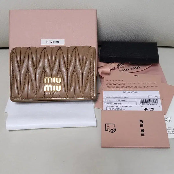 [BUNJANG] Miu Miu Matelassé Card Holder / 미우미우 마틀라세 카드지갑 정품