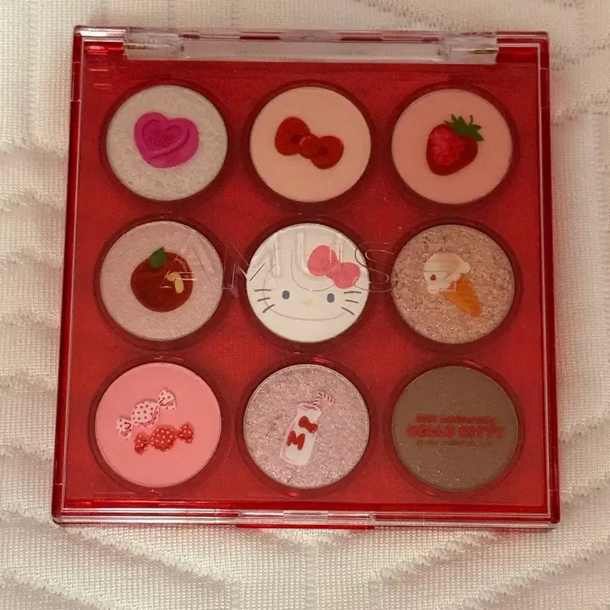 [BUNJANG] Amuse Hello Kitty Edition Eye Color Palette 05 Peach Garden / 어뮤즈 헬로키티 에디션 아이 컬러 팔레트 05 피치 가든