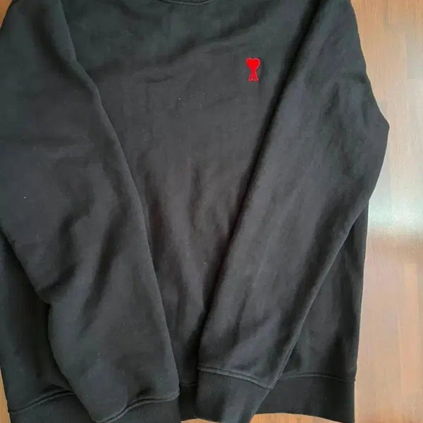 [BUNJANG] AMI Heart Sweatshirt Black / 아미 하트 맨투맨 블랙