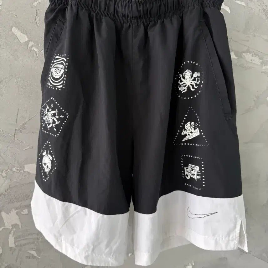 [BUNJANG] Nike Running Shorts Black White Printing M / 나이키 반바지 블랙 화이트 프린팅 m
