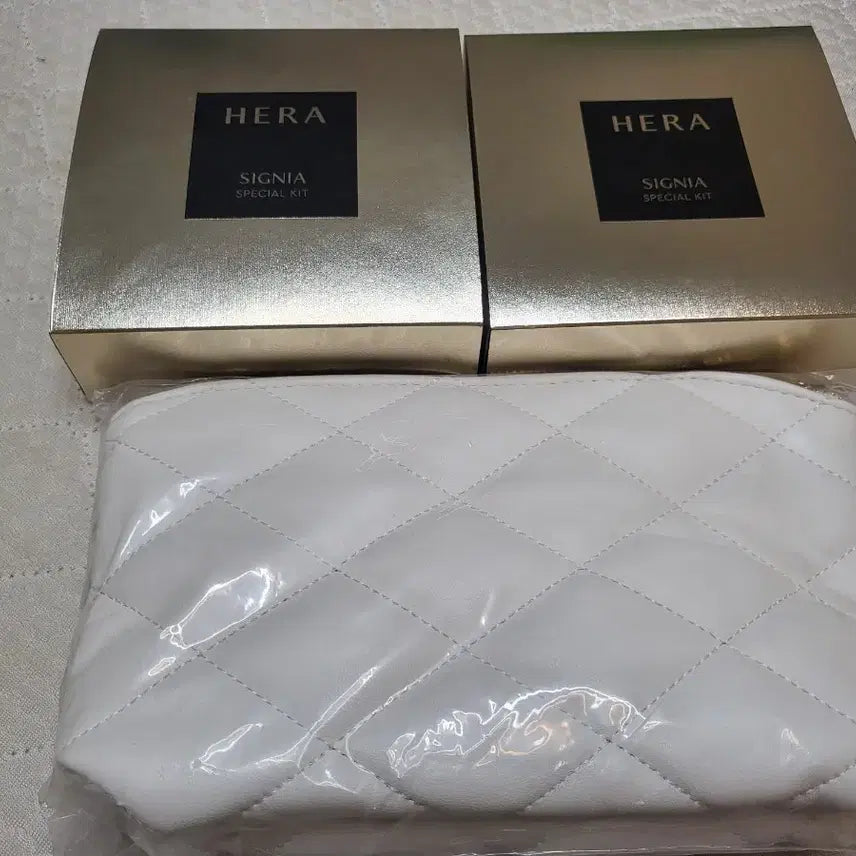 [BUNJANG] Hera Signia Special Kit Pouch Set / 헤라 시그니아 스페셜 키트 파우치 세트