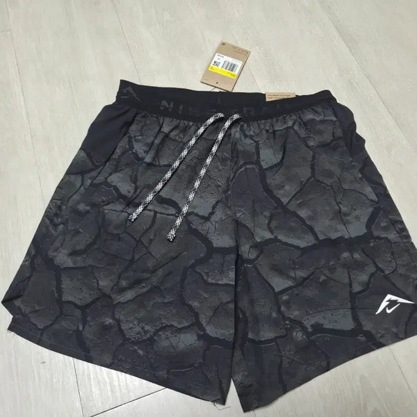 [BUNJANG] Nike Trail Stride 7-inch Running Shorts (Size S, New) / 나이키 트레일 스트라이드 7인치 러닝 쇼츠[s사이즈.새상품)