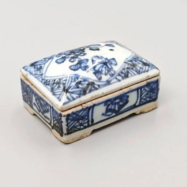 [BUNJANG] Qing Dynasty Blue and White Porcelain Inkstone Box with Floral Motif / 청대 중후기 청화백자 화훼문 인주함 중국도자기 골동품 고미술품 수집품