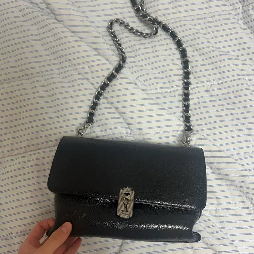 [BUNJANG] Vunque Baguette Shoulder Bag Small Chain Strap / 분크 바게트 숄더 스몰 + 체인