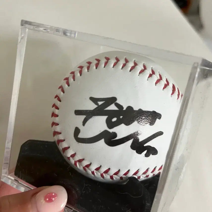 [BUNJANG] Moon Hyun Bin Autographed Ball / 문현빈 싸인볼