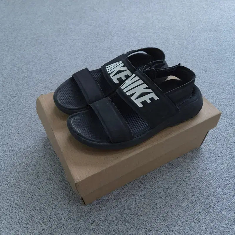 [BUNJANG] Nike 230 Sandals / 230 나이키 샌들 | 0716C16