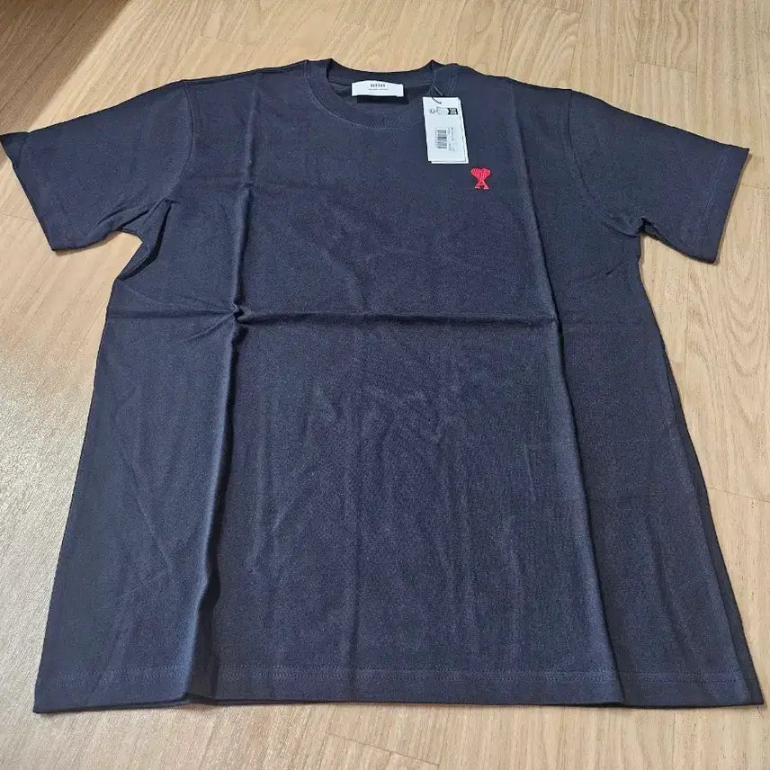 [BUNJANG] AMI Heart Logo Short-Sleeve T-Shirt Black / 아미 하트 로고 반팔 티셔츠 블랙