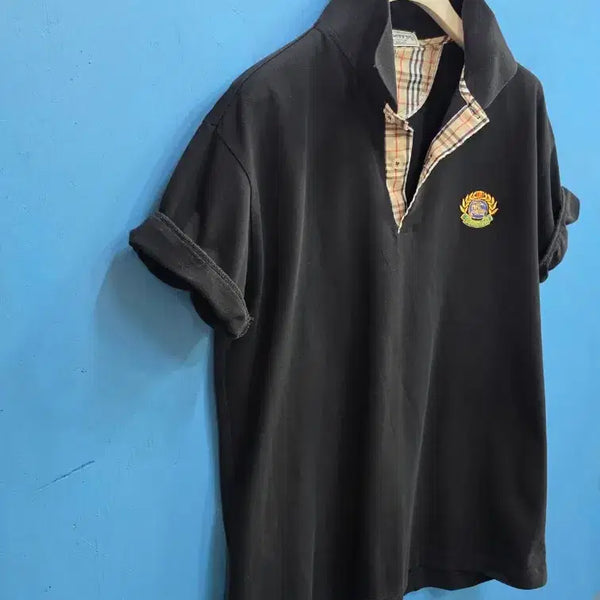 [BUNJANG] Burberrys Vintage 90s Black Crest Embroidered Pique Cotton Polo Shirt - Made in England / 90s 영국산 올드 버버리 카라티
