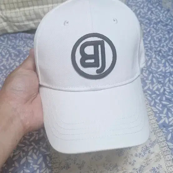 [BUNJANG] BJ Logo Ball Cap White / BJ 로고 볼캡 화이트