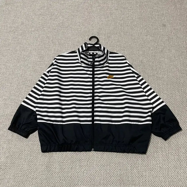 [BUNJANG] Nike Women's Windbreaker Jacket L / L 나이키 여성 바람막이 자켓 B.6914