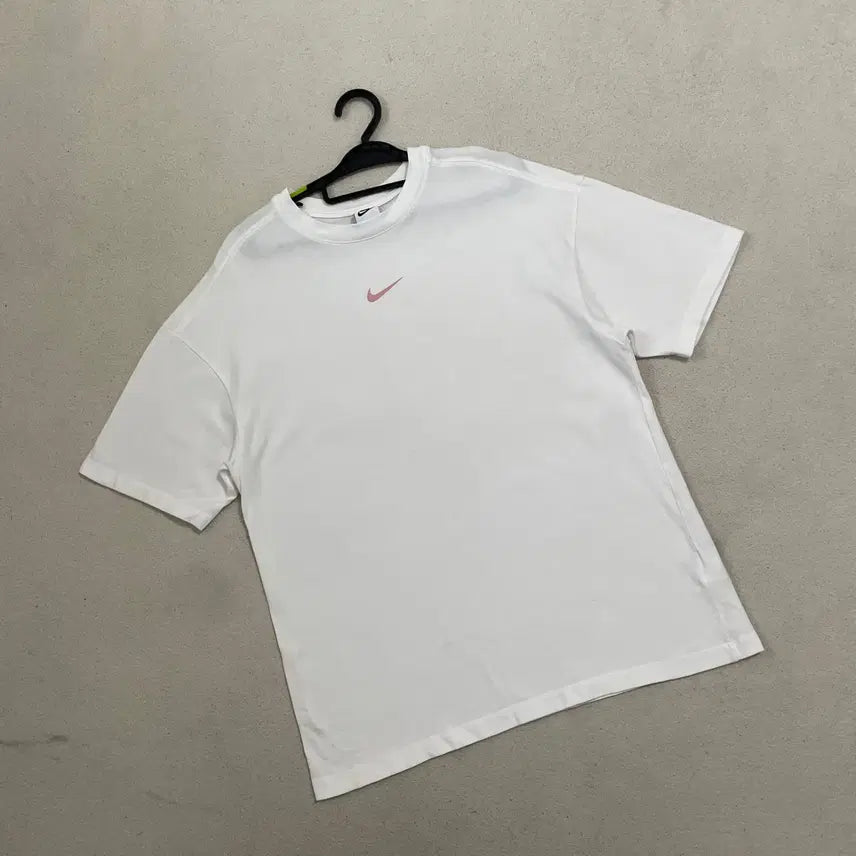 [BUNJANG] Nike Women's Round Neck T-Shirt M / M 나이키 여성 라운드 반팔티 B.4813