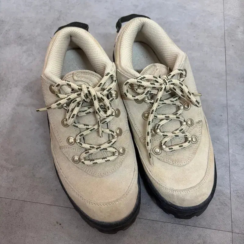 [BUNJANG] Nike Women's Lahar Low Rattan Sneakers Size 225 / 225 나이키 우먼 라하르 로우 라탄 스니커즈
