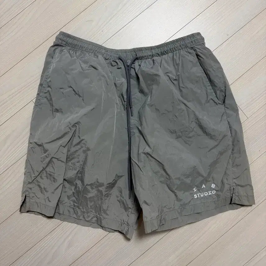 [BUNJANG] Iab Studio Woven Shorts Grey L / 아이앱 우븐 쇼츠 그레이 L 사이즈