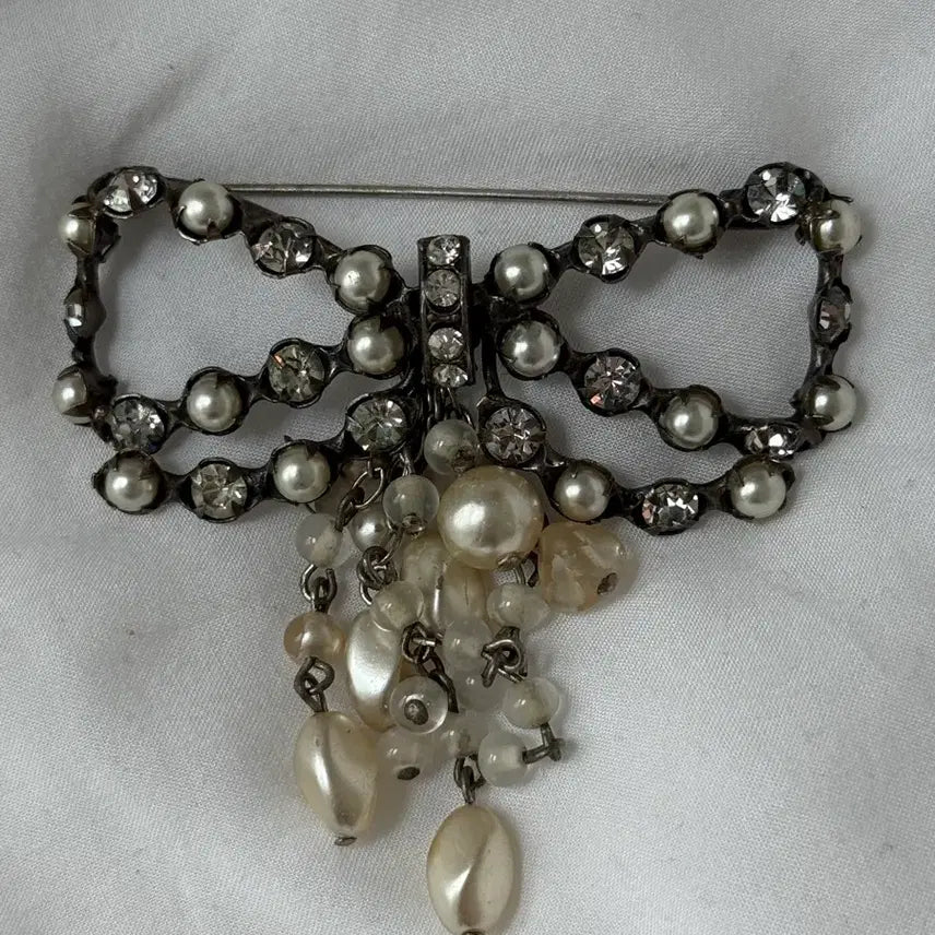 [BUNJANG] Antique Ribbon Brooch with Pearls and Cubic Zirconia / 앤틱 리본브로찌
