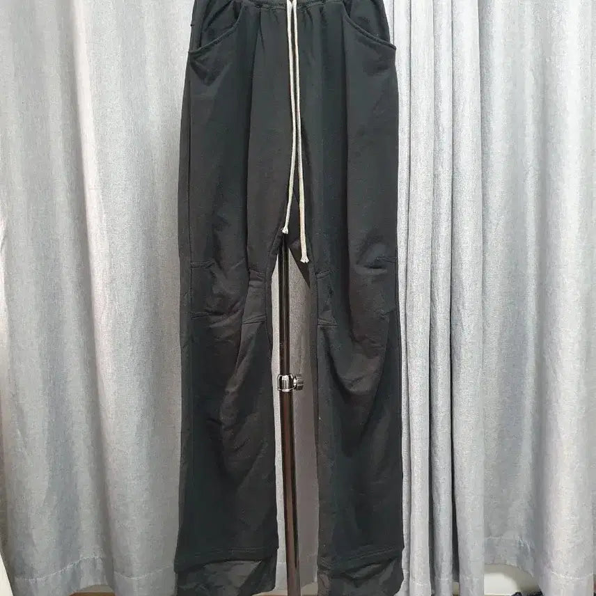 [BUNJANG] Wapworks Black Sweatpants / 왑웍스 블랙 스웻팬츠