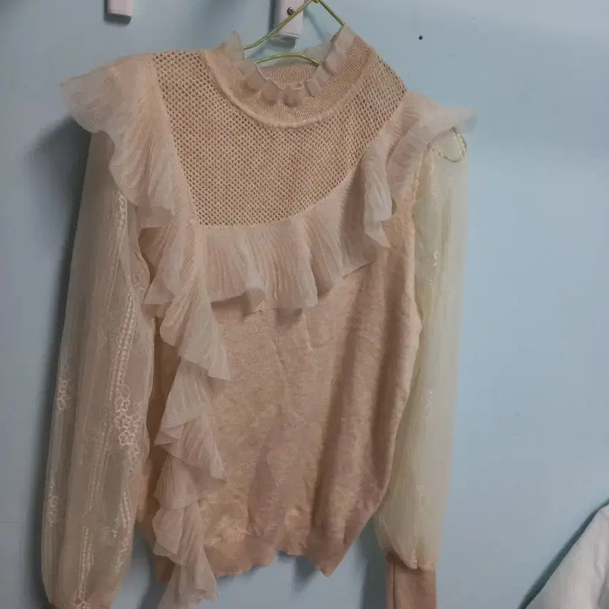 [BUNJANG] Women's Knitwear with Frill Design and Sheer Sleeves / 니트