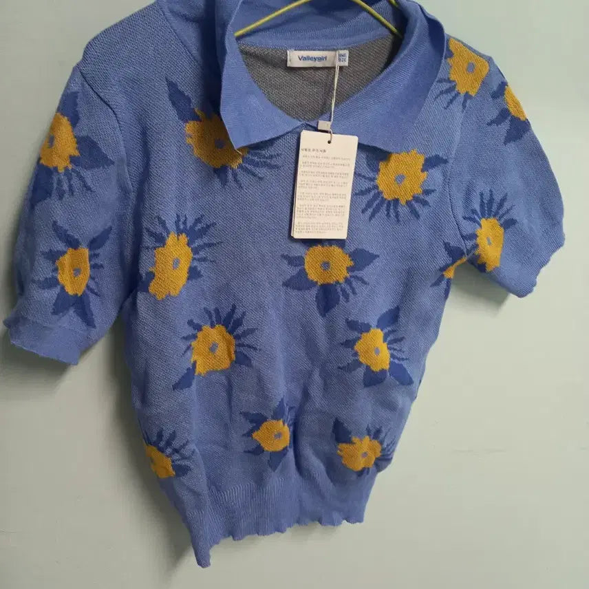 [BUNJANG] V-Neck Knit Flower Pattern Sweater / 니트