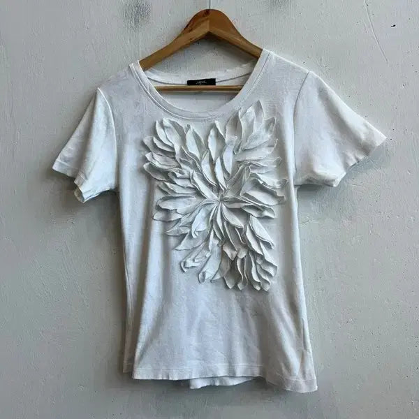 [BUNJANG] Nicole Japan 3D Flower Short Sleeve T-Shirt / NICOLE JPN 입체 플라워 반팔 티셔츠