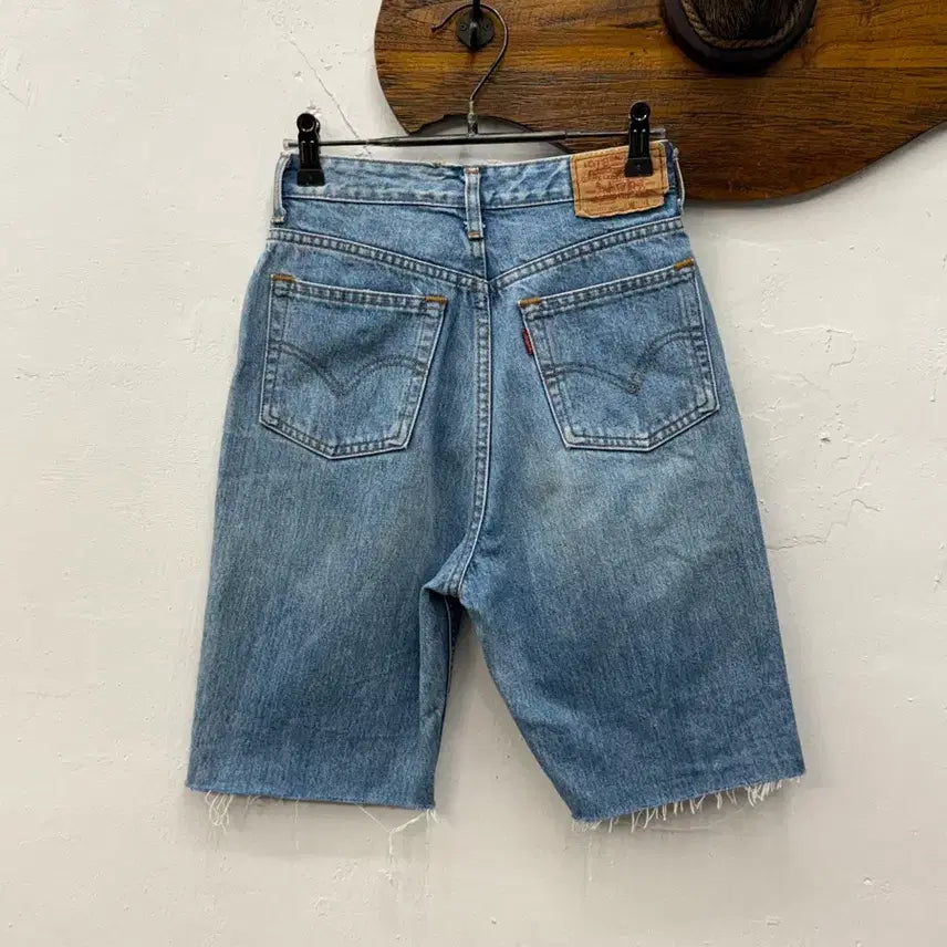 [BUNJANG] Levi's 80s Japan 626 Cut-off Denim Shorts / 23) 80s Japan 빈티지 리바이스 626 쇼츠 청반바지