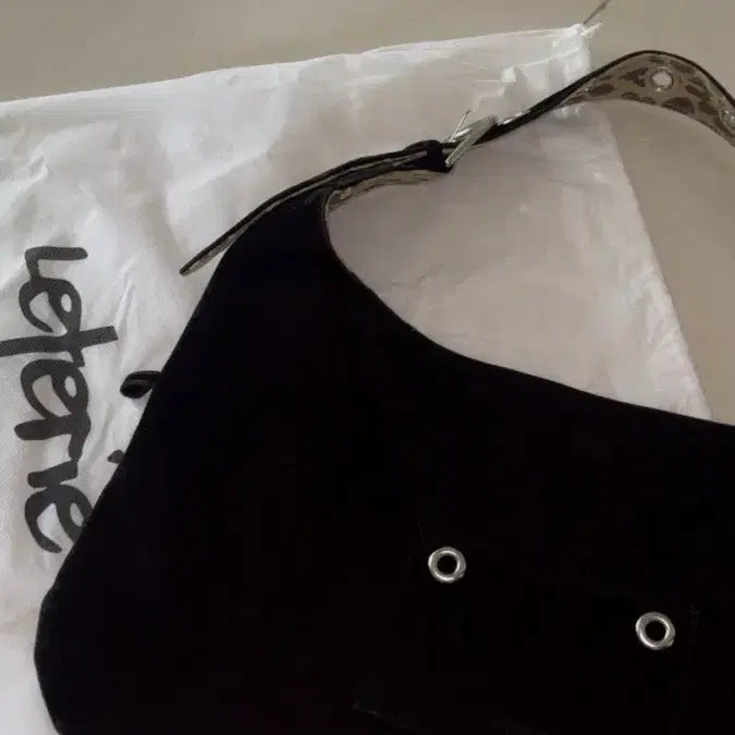 [BUNJANG] Letterry Reversible Suede Black Shoulder Bag / 급처!!)) 레터리 리버시블 블랙 숄더백