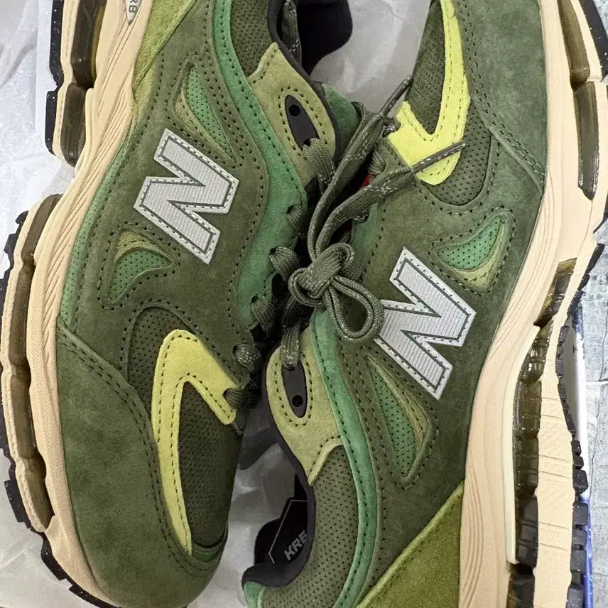 [BUNJANG] New Balance x Kiss Ronnie Fieg 2011 Juniper Bronze Green / 뉴발란스 x 키스 로니 피그 2011 주니퍼 브론즈 그린