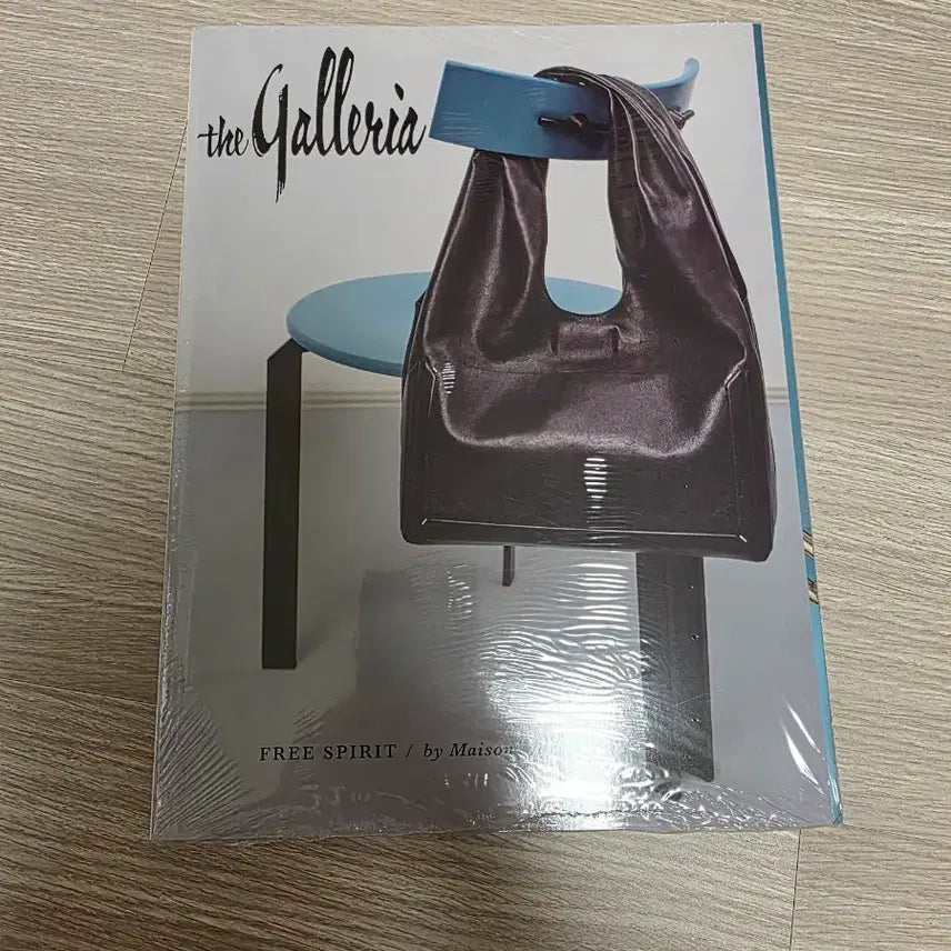[BUNJANG] The Galleria Magazine April 2023 Issue / 더 갤러리아잡지 26년4월호잡지