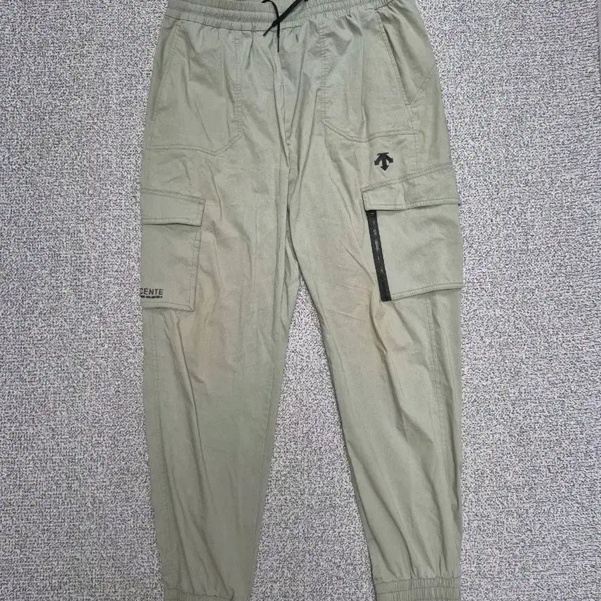 [BUNJANG] Descente Cargo Jogger Pants Beige (Summer) L / 데상트 카고 조거 팬츠 베이지 (여름용)