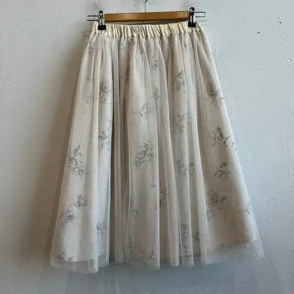[BUNJANG] Earth Music & Ecology Japan Flower Lace Skirt / 어스뮤직 JPN 플라워 레이스 스커트 치마