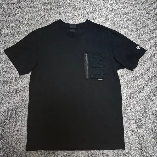 [BUNJANG] New Era Black Pocket T-Shirt / 뉴에라 블랙 포켓 티셔츠