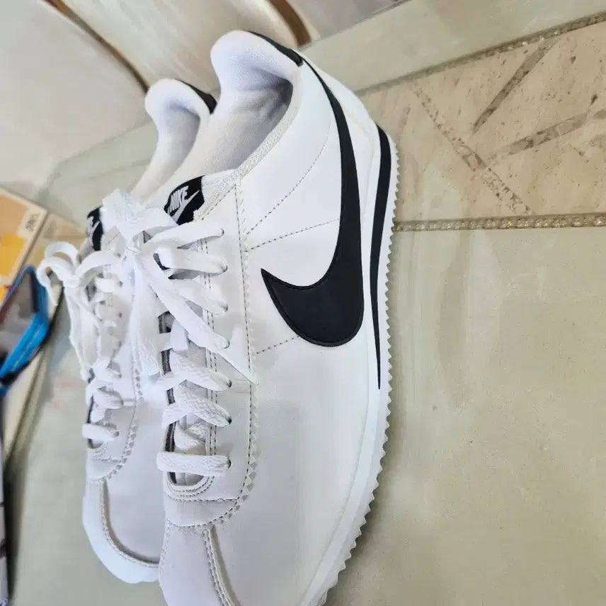 [BUNJANG] Nike Cortez White Black Sneakers / 나이키 코르테즈 흰검 스니커즈