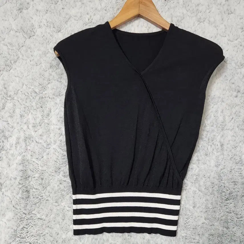 [BUNJANG] Sleeveless Knit Top Black Free Size / 252C [F] 블랙 민소매 니트