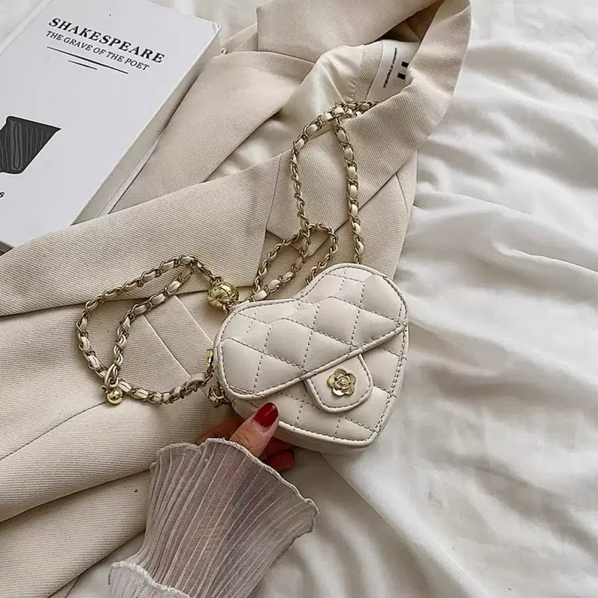 [BUNJANG] Heart Quilting Chain Crossbody Bag - Ivory / 하트 퀼팅 체인 크로스백 아이보리