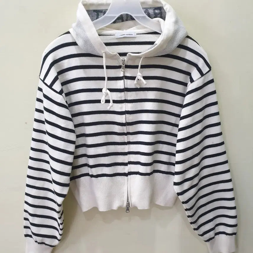 [BUNJANG] Codes Combine Hooded Zip-Up Jacket Ivory/Navy Free Size / codes combine 후드집업 아이보리/네이비 Free