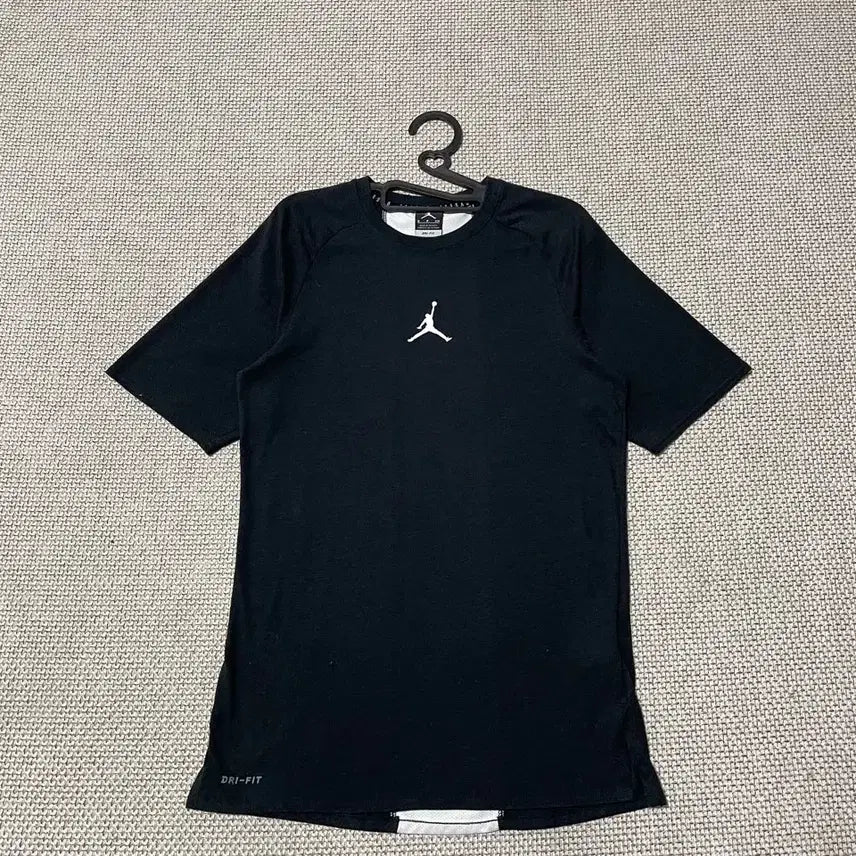 [BUNJANG] Nike Jordan Round Short Sleeve T-Shirt / S 나이키 조던 라운드 반팔티 B.8243