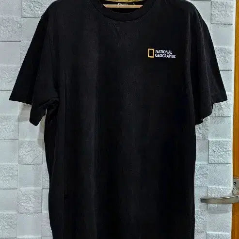 [BUNJANG] National Geographic Black Short Sleeve T-Shirt XL / (R)내셔널지오그래픽 반팔티 블랙 XL