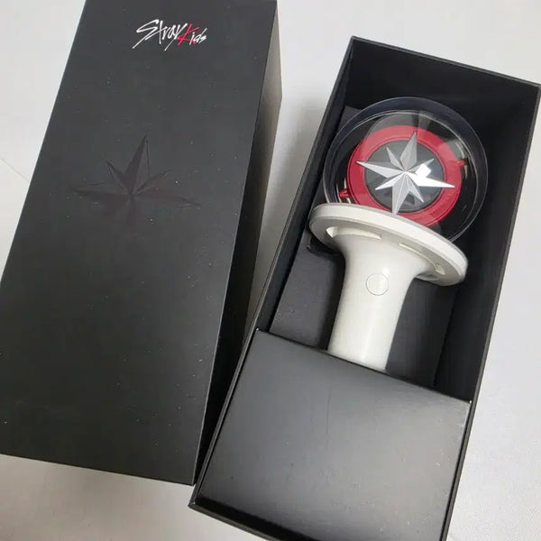 [BUNJANG] Stray Kids Official Light Stick 'Nachimbong' Ver. 2 + 'Pobel' Ver. 2 Cover Set / 스키즈 스트레이키즈 응원봉 나침봉 ver.2 + 퍼핌 커버 양도 판매