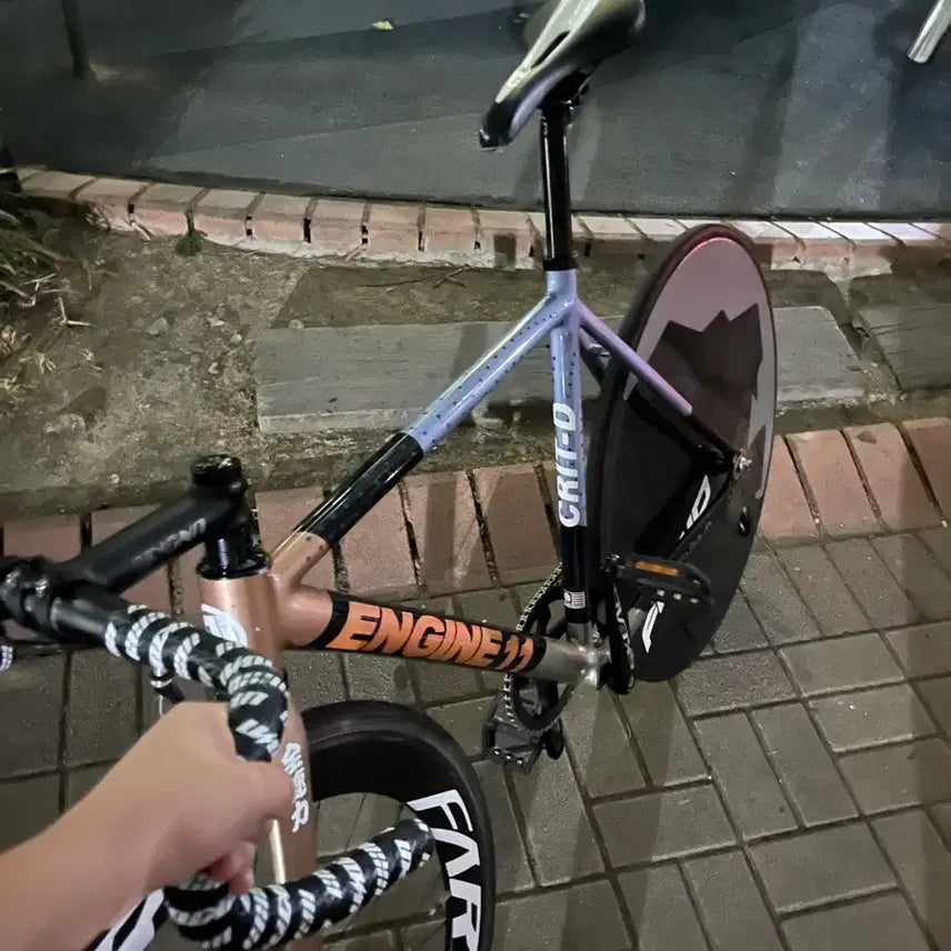 [BUNJANG] Engine11 Golden Chaos Road Bike / 엔진11골든카오스 판/대