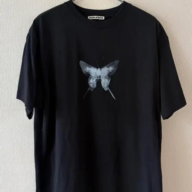 [BUNJANG] In Silence Butterfly T-Shirt Black M Size / 인사일런스 버터플라이 티셔츠 블랙 M사이즈