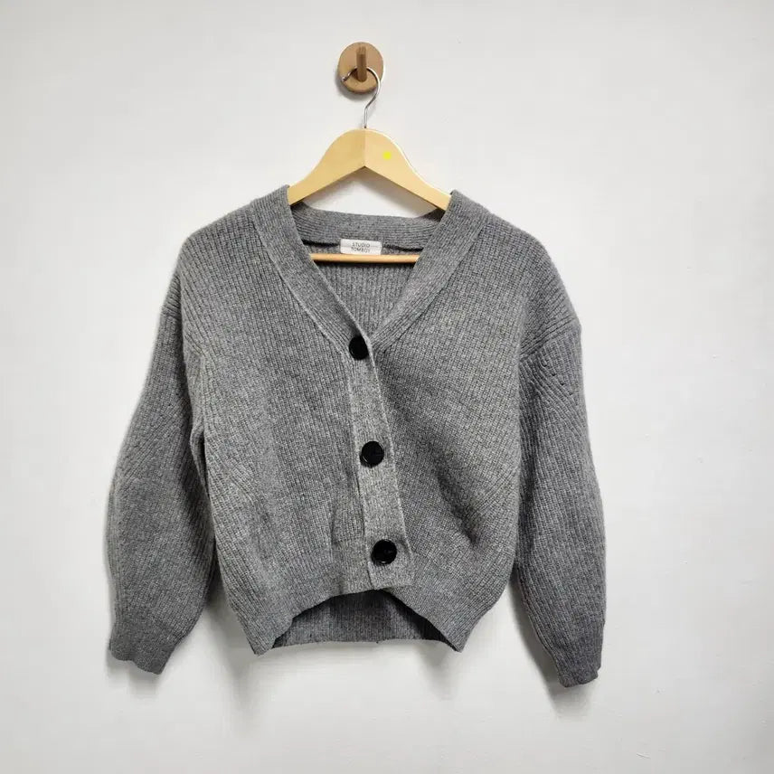 [BUNJANG] Studio Tomboy Grey Cardigan / [Free] 스튜디오 톰보이 그레이 가디건