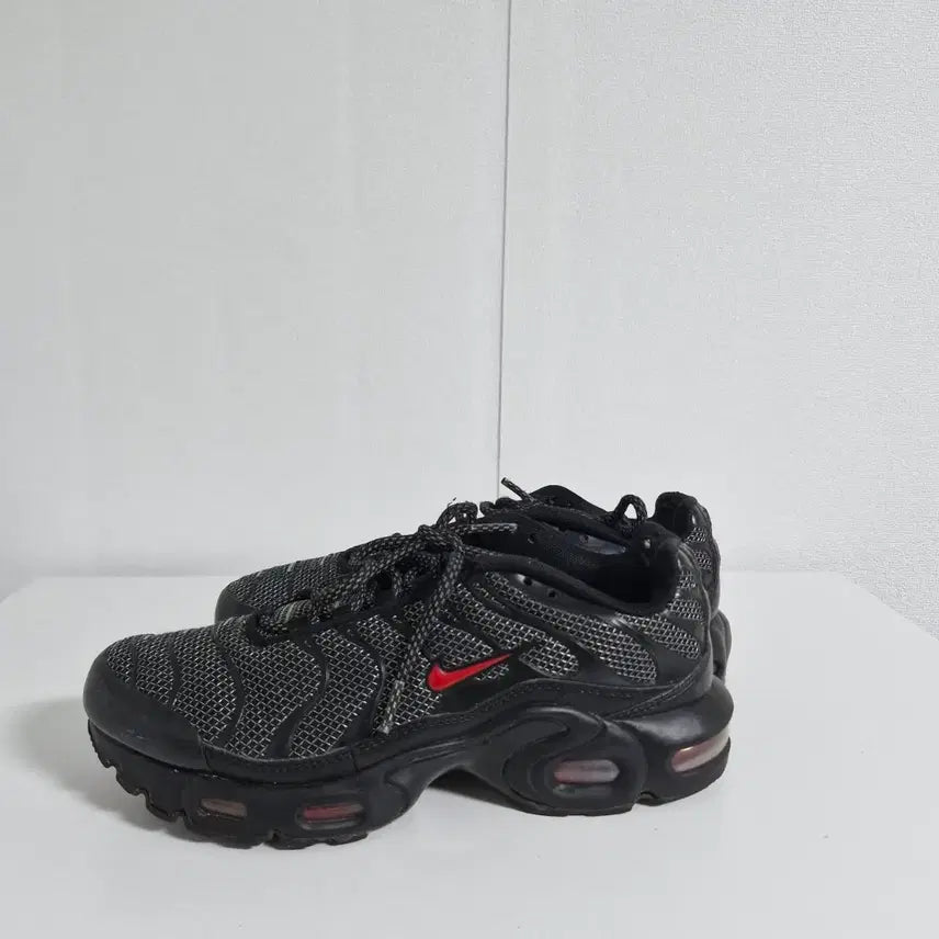 [BUNJANG] Nike Air Max Plus Black Women's Shoes / 나이키 에어맥스 플러스 블랙(240)